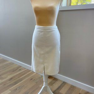 Ann Taylor White Textured Pencil Skirt - Size 10P